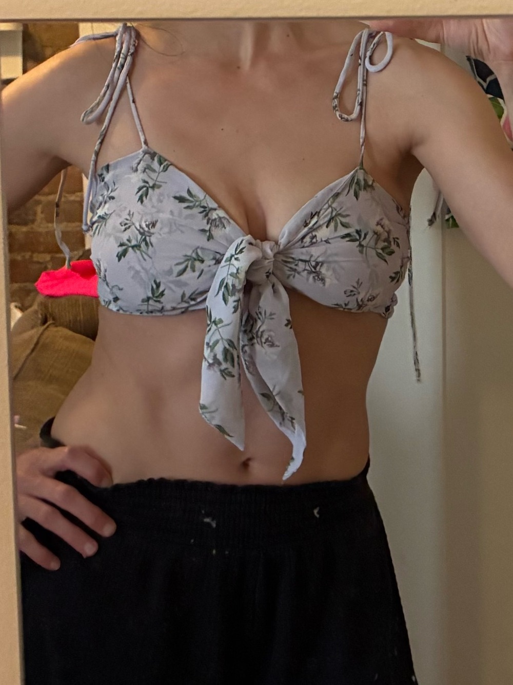 Lavender Floral Tie-Front Crop Top size small